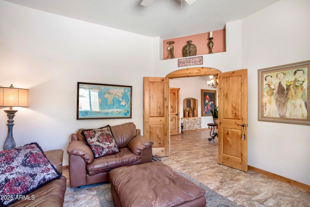 Image 10 of property listing at 6055 E Indigo Sky --, Hereford, AZ 85615