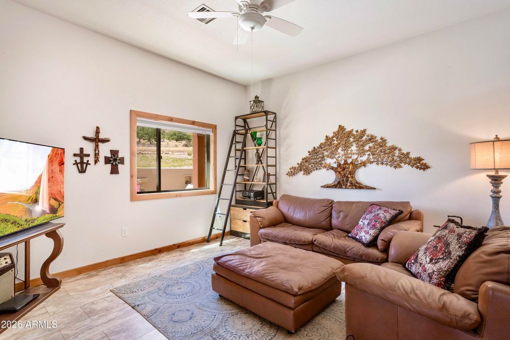 Image 11 of property listing at 6055 E Indigo Sky --, Hereford, AZ 85615