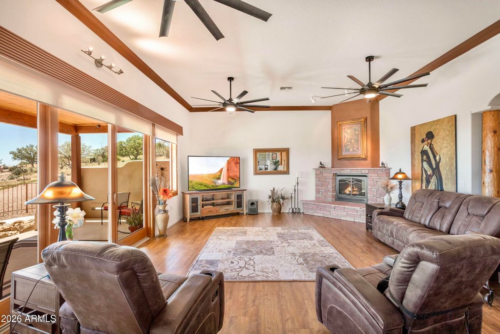 Image 16 of property listing at 6055 E Indigo Sky --, Hereford, AZ 85615