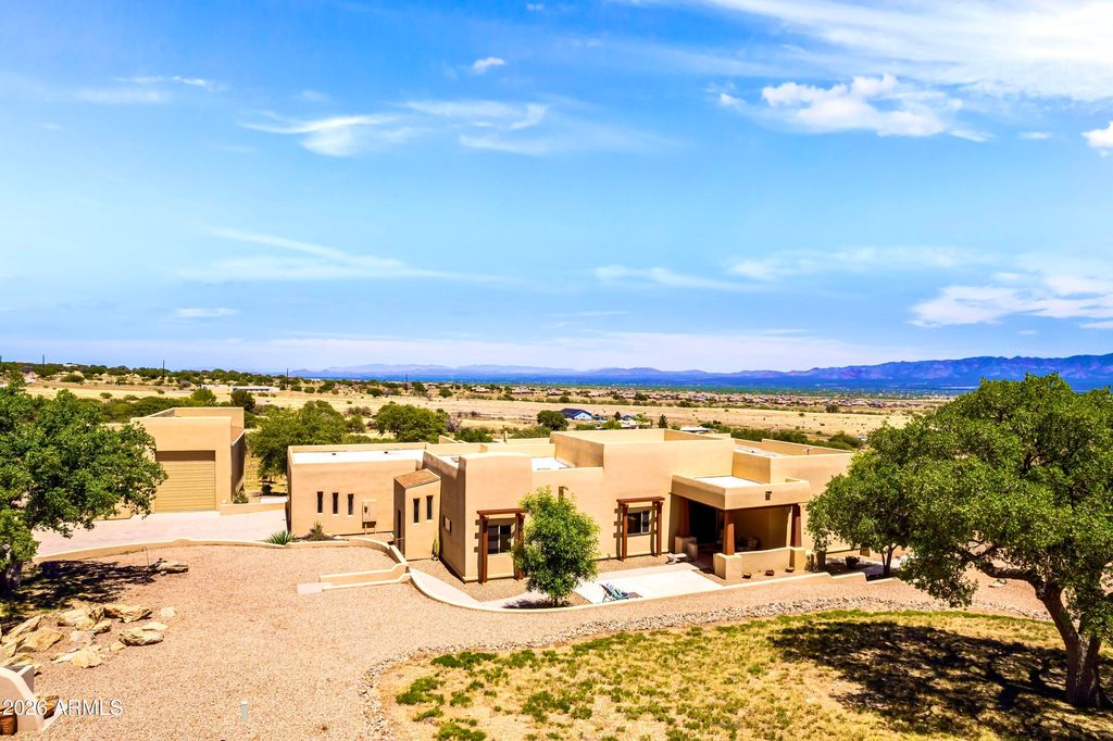 Image 2 of property listing at 6055 E Indigo Sky --, Hereford, AZ 85615