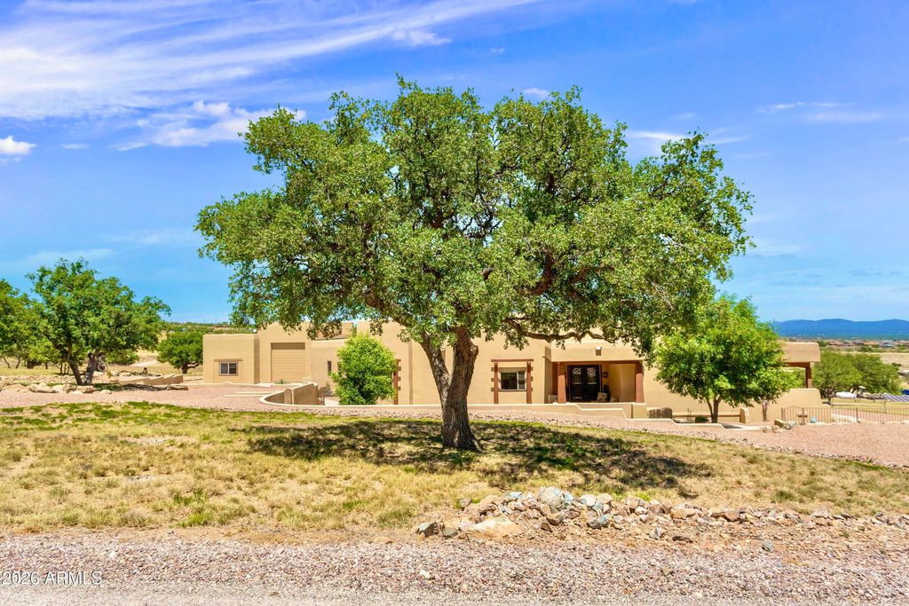 Image 4 of property listing at 6055 E Indigo Sky --, Hereford, AZ 85615