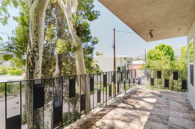 2159 La Canada Crest Drive 2, La Canada Flintridge, CA 91011