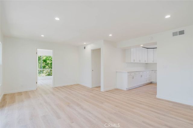 2159 La Canada Crest Drive 2, La Canada Flintridge, CA 91011