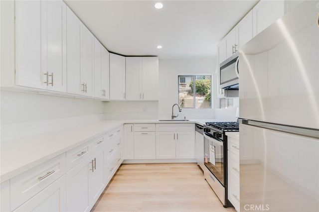 2159 La Canada Crest Drive 2, La Canada Flintridge, CA 91011