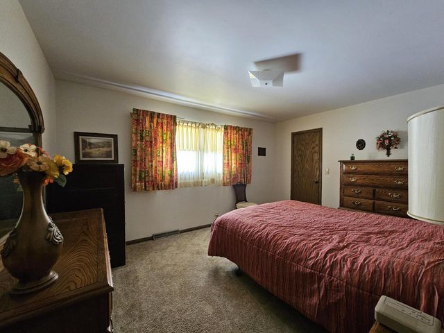 744 N 119 STREET, Wauwatosa, WI 53226