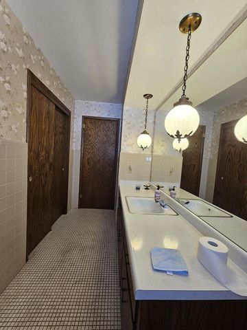 744 N 119 STREET, Wauwatosa, WI 53226