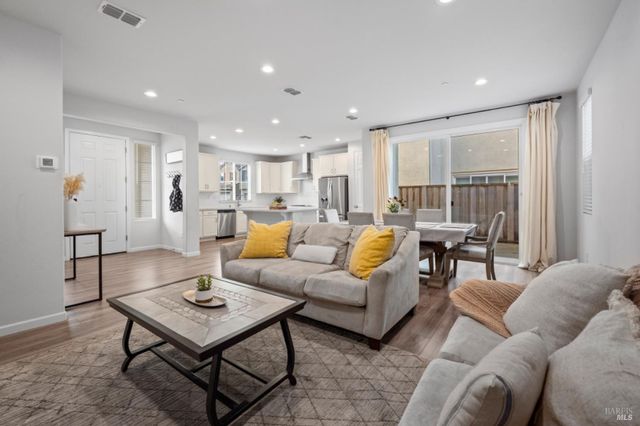 2148 Karen Pl, Rohnert Park, CA 94928