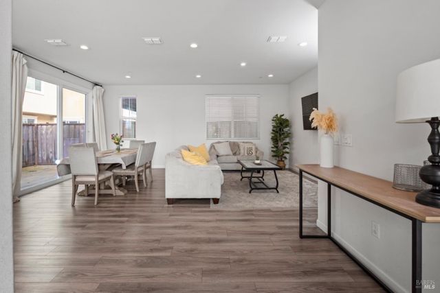 2148 Karen Pl, Rohnert Park, CA 94928