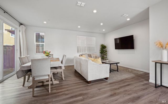 2148 Karen Pl, Rohnert Park, CA 94928