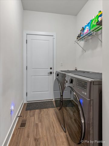 3553 Doral Drive, Elgin, IL 60124