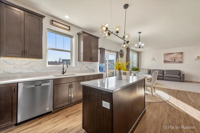 3553 Doral Drive, Elgin, IL 60124