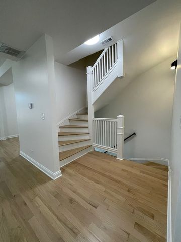 2649 W Thomas Street 2F, Chicago, IL 60622
