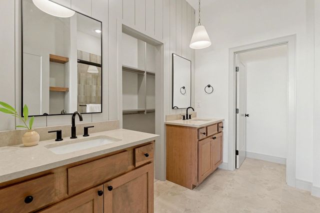 3654 N Bristol Ct, Wichita, KS 67226