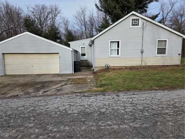 4571 Elm Avenue, Brunswick, OH 44212