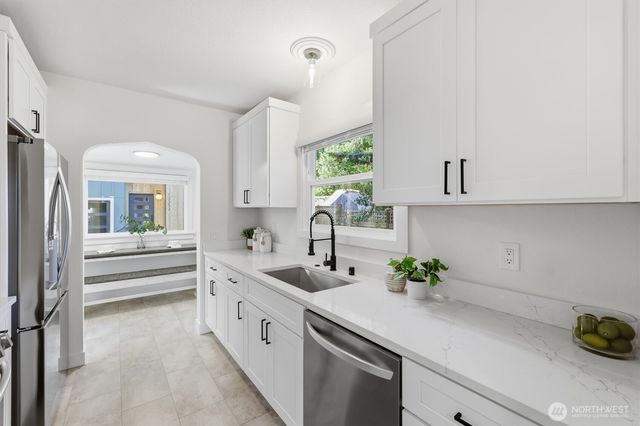 13349 25th Avenue NE, Seattle, WA 98125