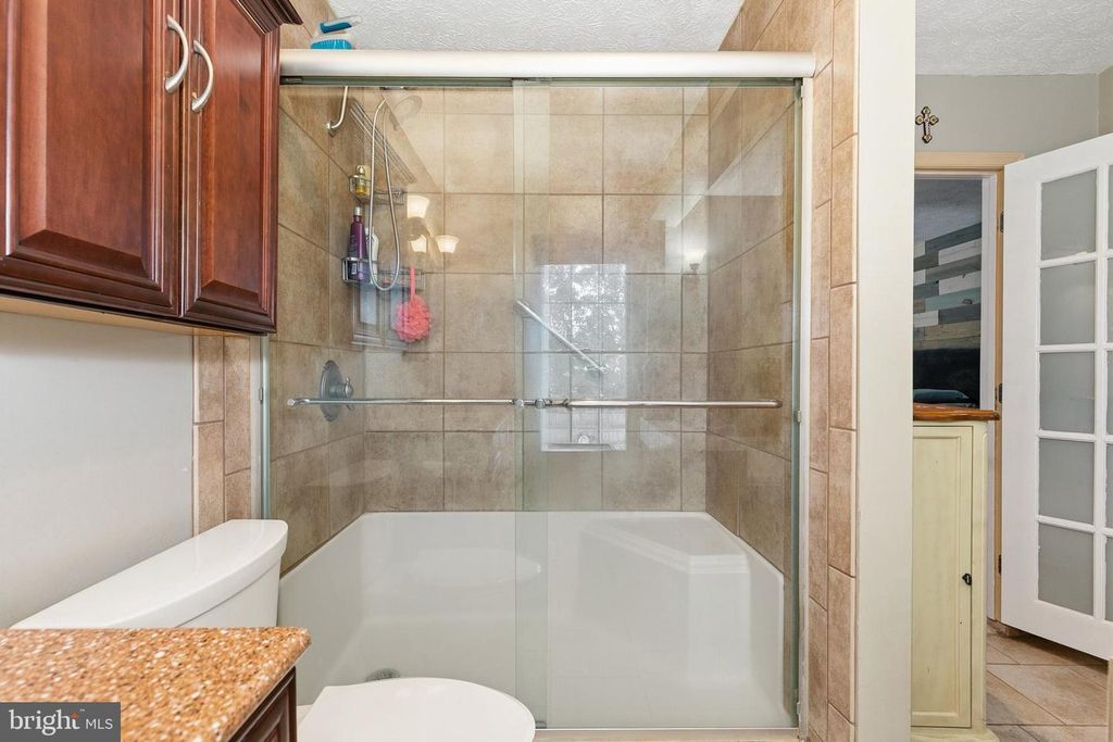 Image 23 of property listing at 10924 BEECH CREEK DR, Columbia, MD 21044