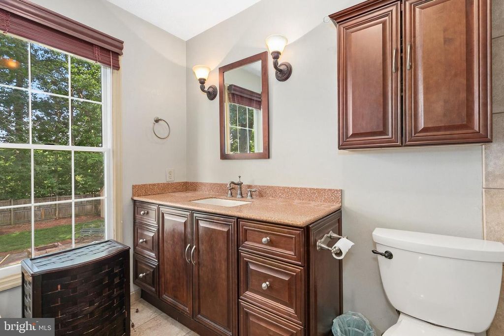 Image 24 of property listing at 10924 BEECH CREEK DR, Columbia, MD 21044