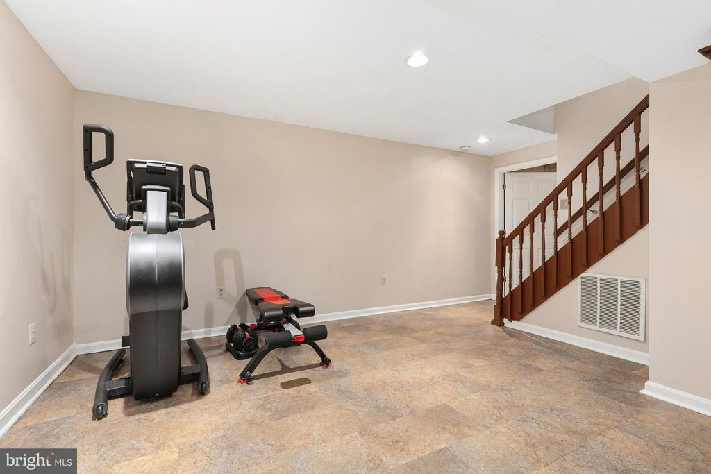 Image 32 of property listing at 10924 BEECH CREEK DR, Columbia, MD 21044