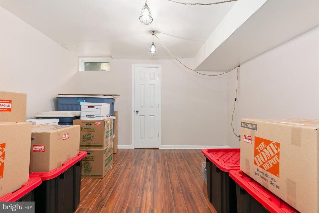 Image 40 of property listing at 10924 BEECH CREEK DR, Columbia, MD 21044