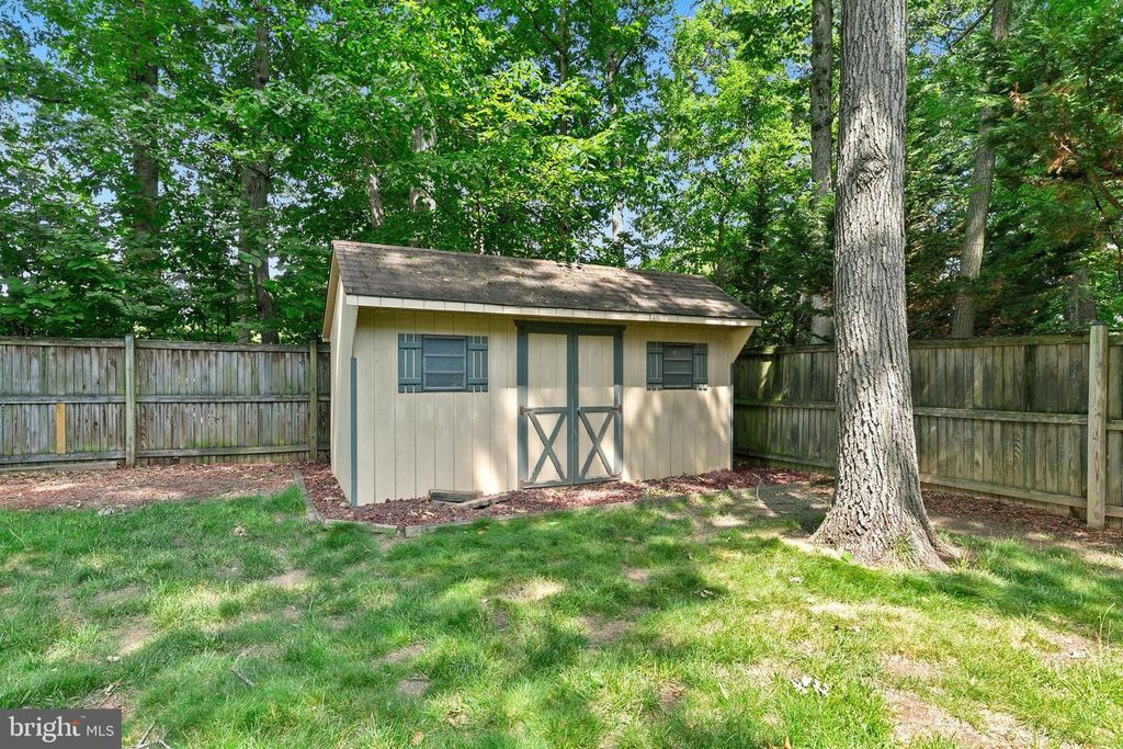 Image 46 of property listing at 10924 BEECH CREEK DR, Columbia, MD 21044