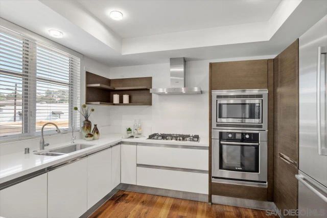 215 2nd Street 104, Encinitas, CA 92024