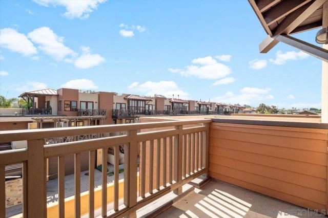 215 2nd Street 104, Encinitas, CA 92024