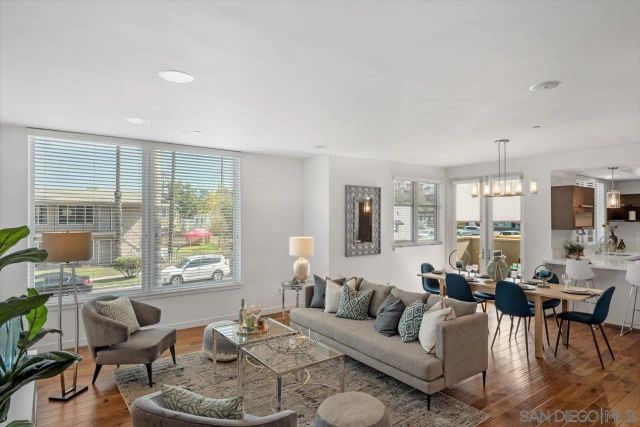 215 2nd Street 104, Encinitas, CA 92024