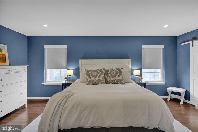 910 CLOVER LN, Gilbertsville, PA 19525