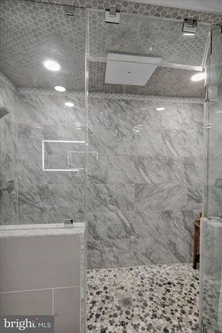 910 CLOVER LN, Gilbertsville, PA 19525