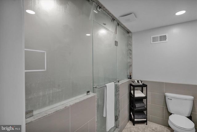 910 CLOVER LN, Gilbertsville, PA 19525