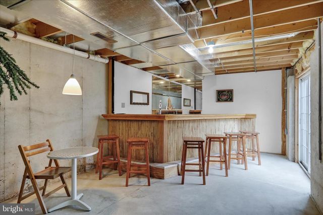 910 CLOVER LN, Gilbertsville, PA 19525