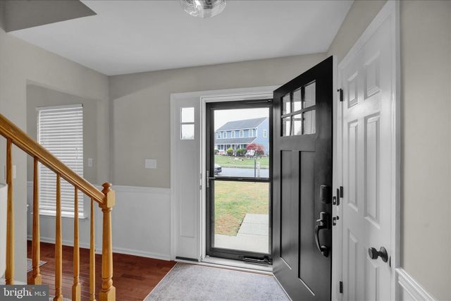 910 CLOVER LN, Gilbertsville, PA 19525