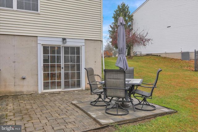 910 CLOVER LN, Gilbertsville, PA 19525