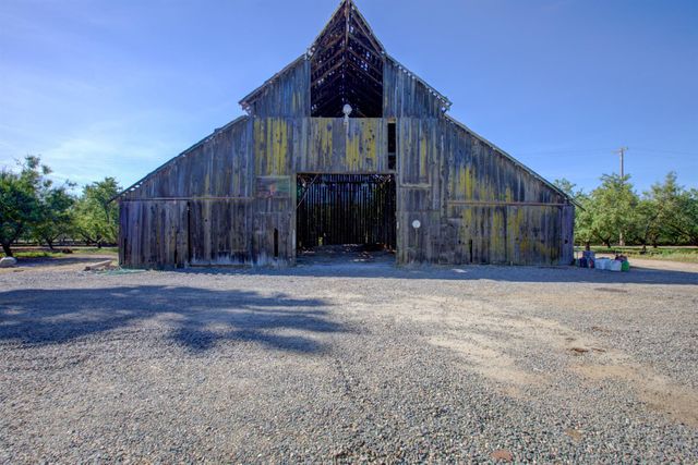 1113 Clark Rd, Modesto, CA 95358