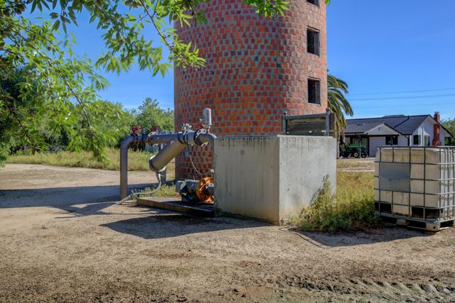 1113 Clark Rd, Modesto, CA 95358