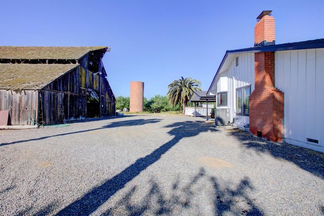 1113 Clark Rd, Modesto, CA 95358