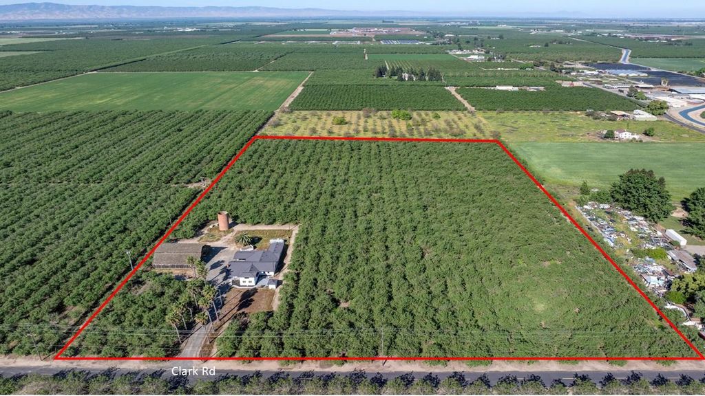 1113 Clark Rd, Modesto, CA 95358