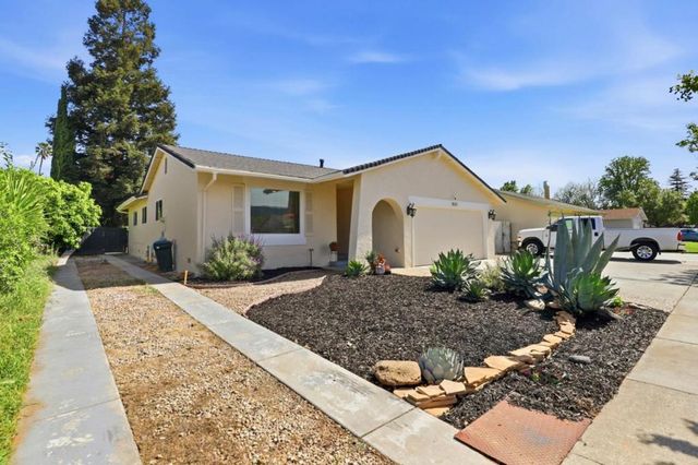 833 Welburn Avenue, Gilroy, CA 95020