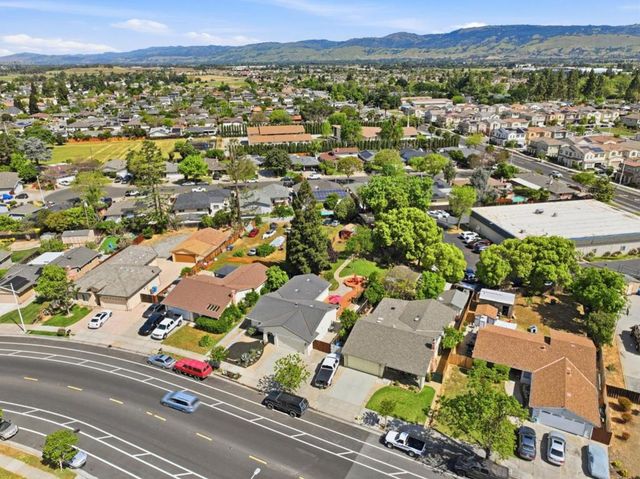 833 Welburn Avenue, Gilroy, CA 95020