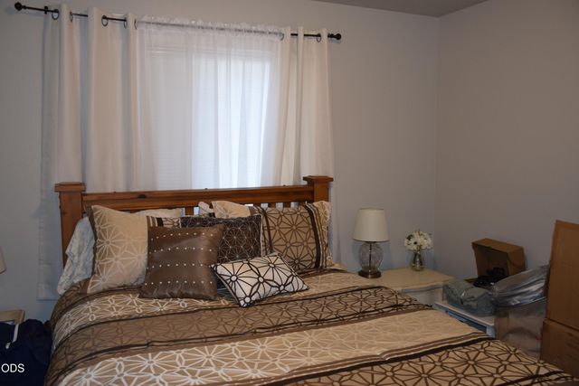 303 NW Collette Way, Grants Pass, OR 97526