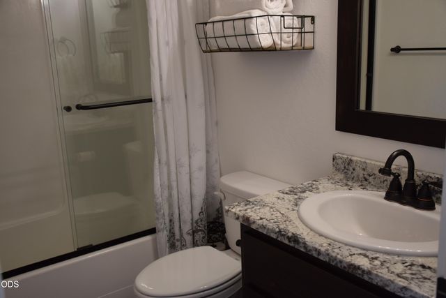 303 NW Collette Way, Grants Pass, OR 97526