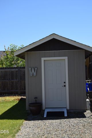 303 NW Collette Way, Grants Pass, OR 97526