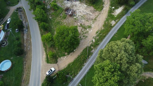 738 Rogues Fork Rd, Bethpage, TN 37022