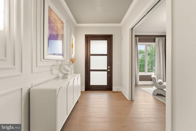 208 ELM ST SW, Vienna, VA 22180