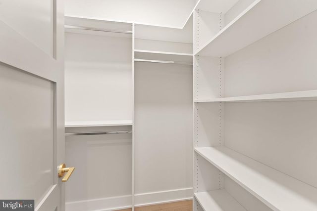 208 ELM ST SW, Vienna, VA 22180