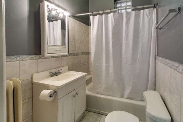 2009 W HURON Street, Chicago, IL 60612