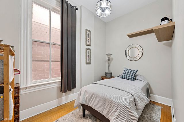 2009 W HURON Street, Chicago, IL 60612