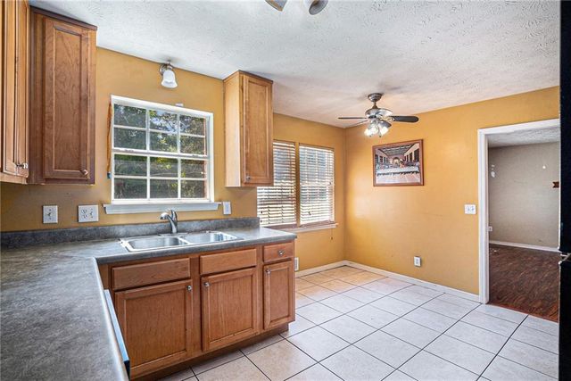 890 Kent Court, Lithonia, GA 30058