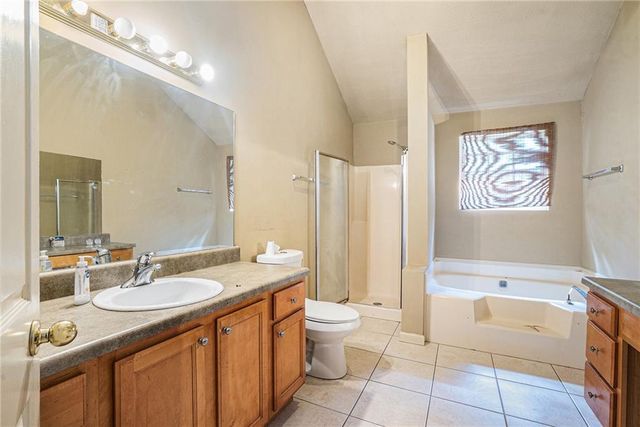 890 Kent Court, Lithonia, GA 30058