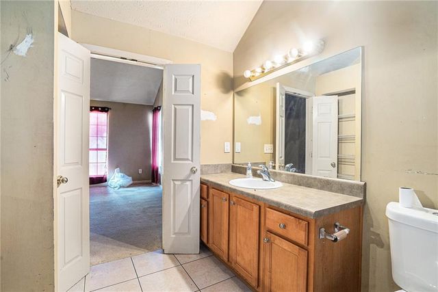 890 Kent Court, Lithonia, GA 30058